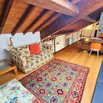 Ht - Casa Dell'artista In Piazza Delle Erbe Apartman
