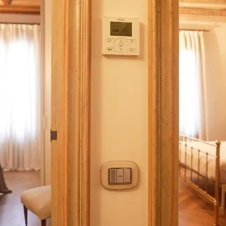 Ht - Casa Del Pittore In Piazza Delle Erbe *