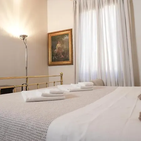 Ht - Casa Del Pittore In Piazza Delle Erbe *